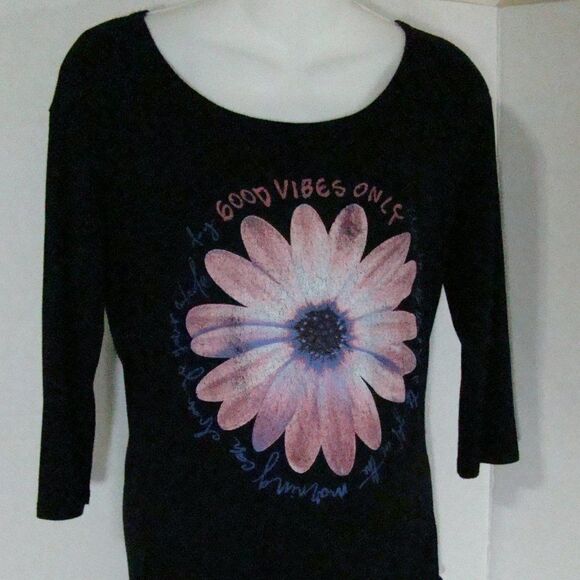 23 Love Street "Good Vibes Only" Black Scoop Neck Tee Size Medium - Picture 4 of 8